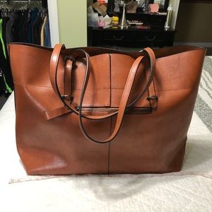 Leather tote